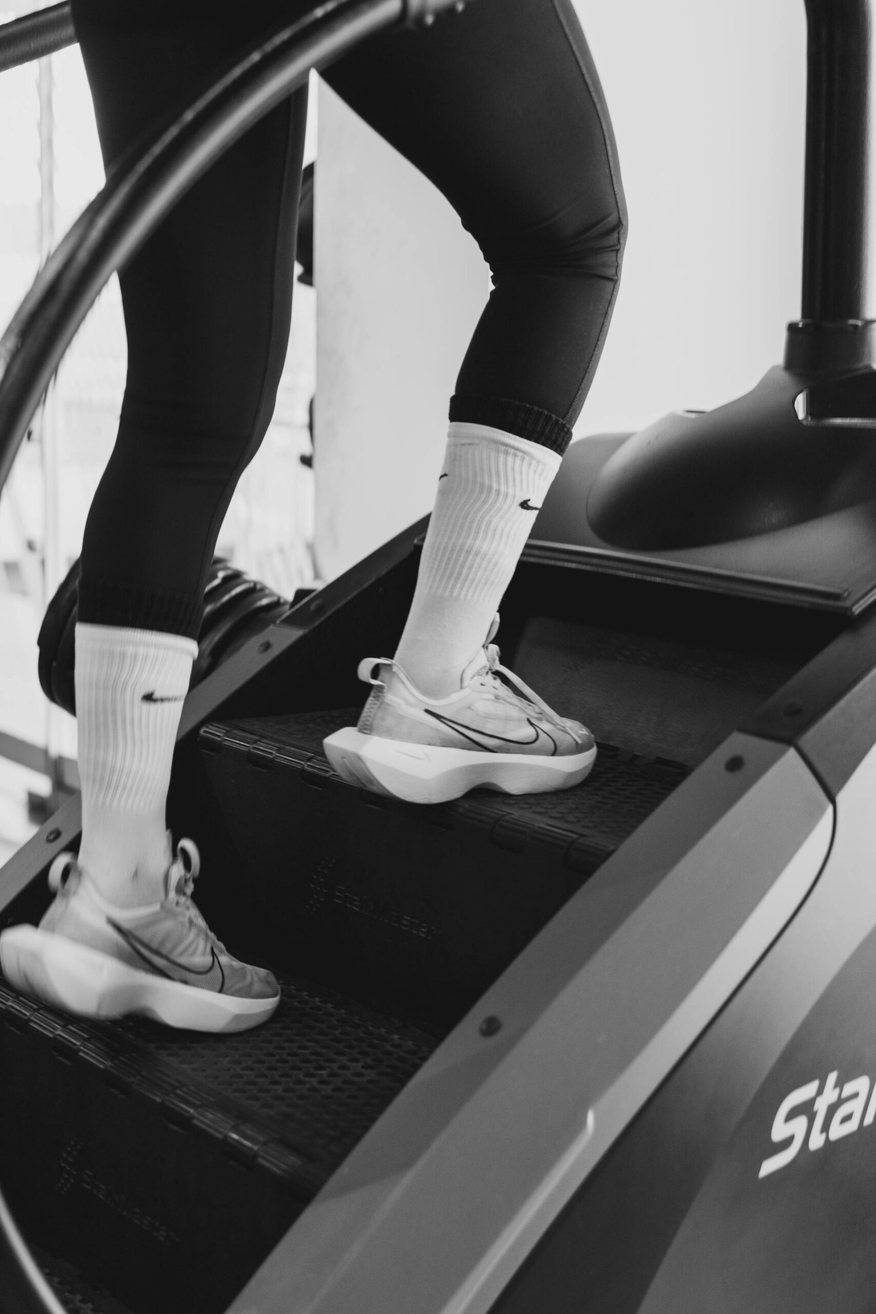 Fitfrhome - How to train legs without heavy squats - most effective legs workout - stairmaster